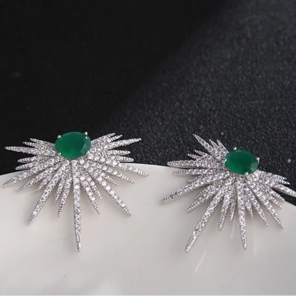 18k 3ct Starburst Earrings - Picture 2 of 13